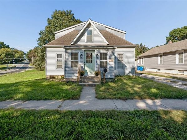 126 S Fairview Avenue, Liberty, MO 64068