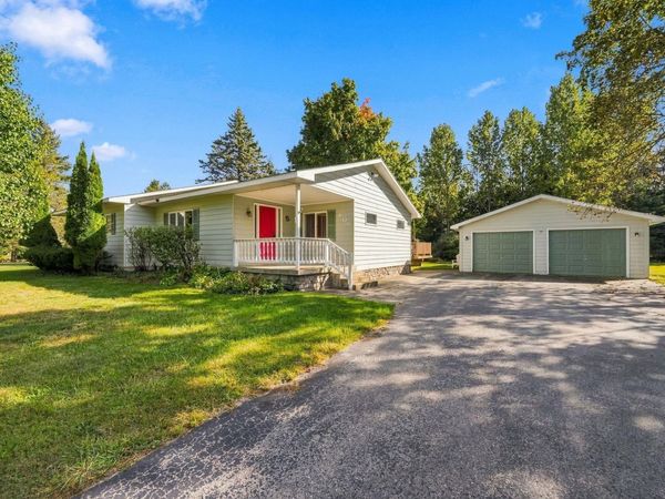 406 Third E, Elk Rapids, MI 49629