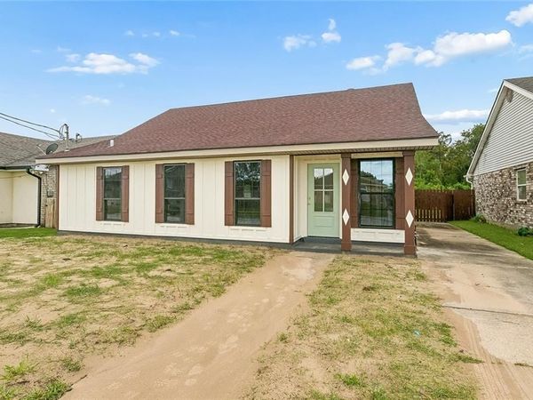 3320 SHANNON Drive, Violet, LA 70092