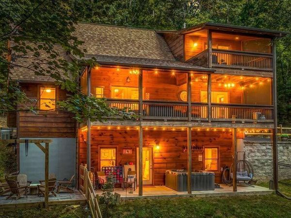 111 Windy Valley SPUR, Blue Ridge, GA 30513