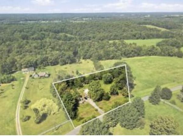 7484 Dunbar Rd , Crossville, TN 38572