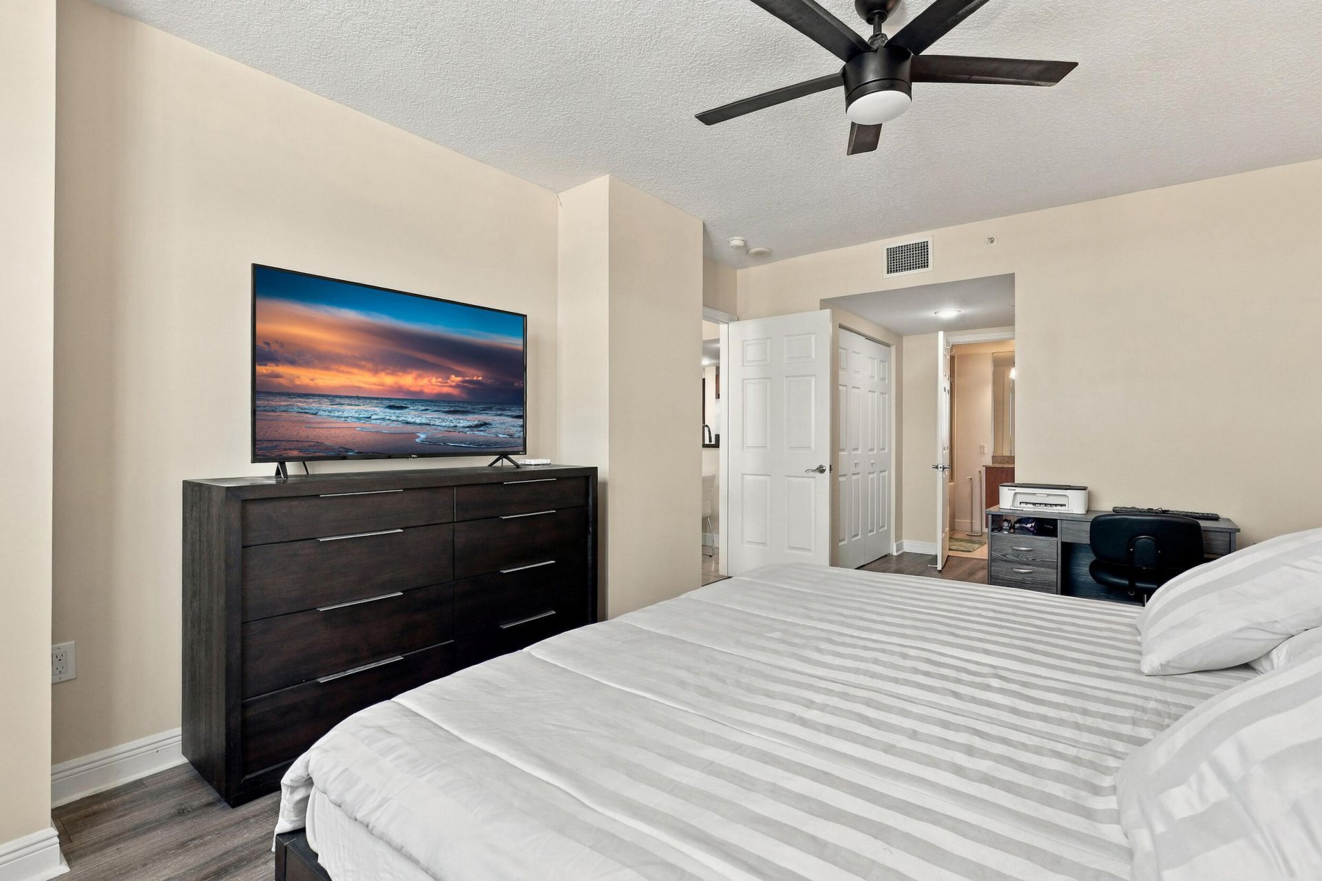 610 Clematis Street, Unit 706, West Palm Beach, FL 33401 Photo