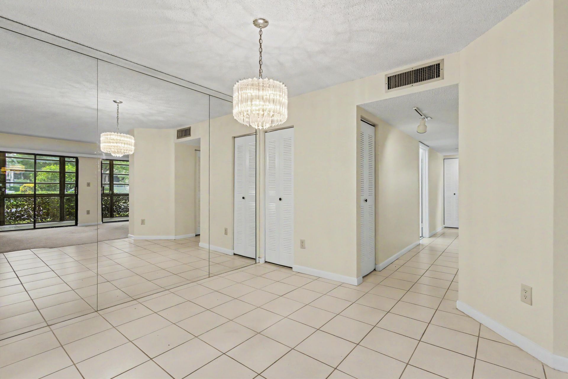 9584 N Belfort Circle, Unit 112, Tamarac, FL 33321 Photo