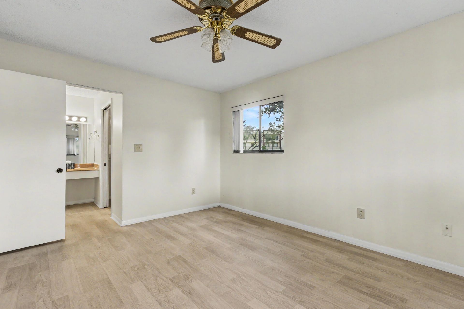 9584 N Belfort Circle, Unit 112, Tamarac, FL 33321 Photo