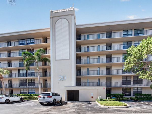 20 ROYAL PALM Way, Unit 301, Boca Raton, FL 33432