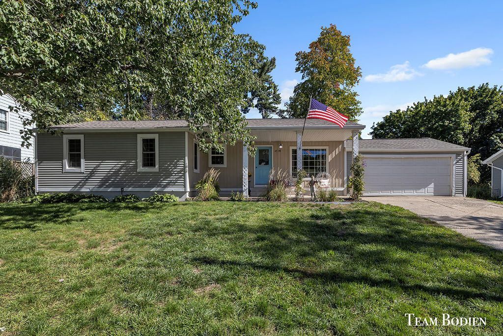 4598 Meryton Avenue Nw, Comstock Park, MI 49321 Main Photo