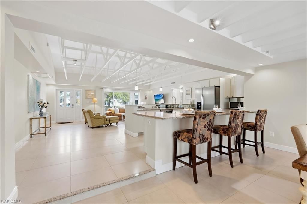 3350 Bayshore Dr , Unit 9, Naples, FL 34112 Photo