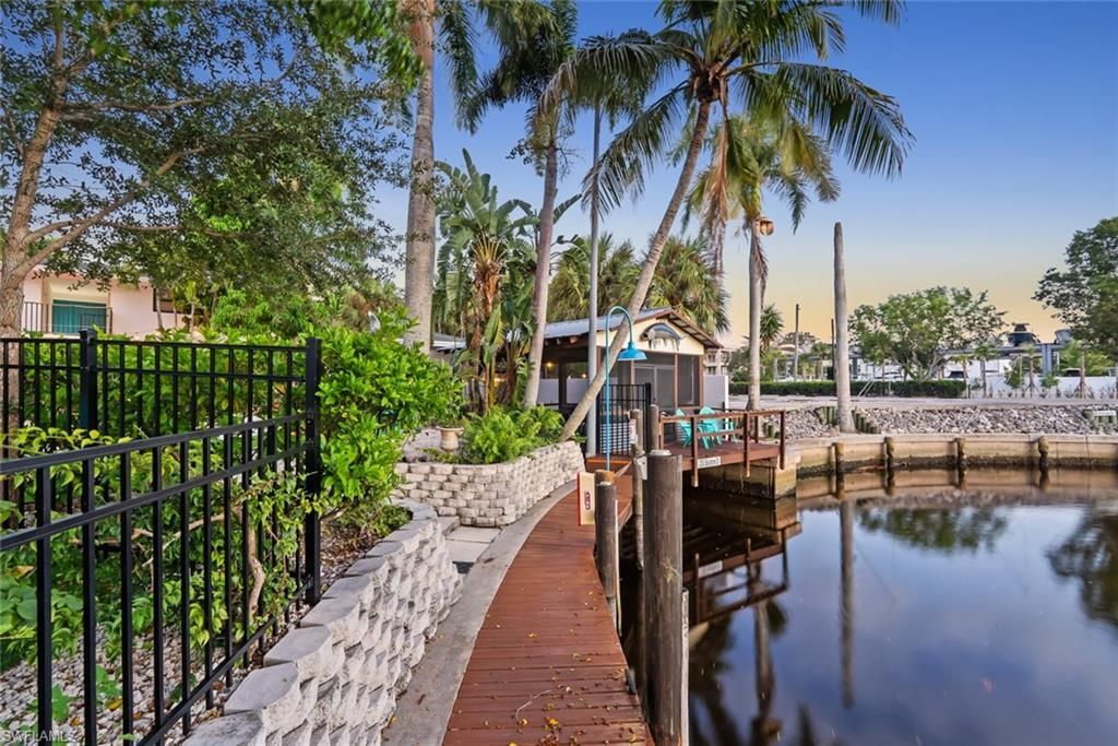 3350 Bayshore Dr , Unit 9, Naples, FL 34112 Photo
