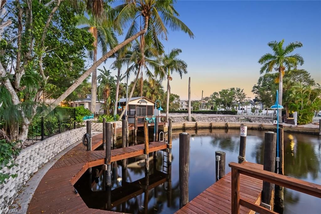 3350 Bayshore Dr , Unit 9, Naples, FL 34112 Photo