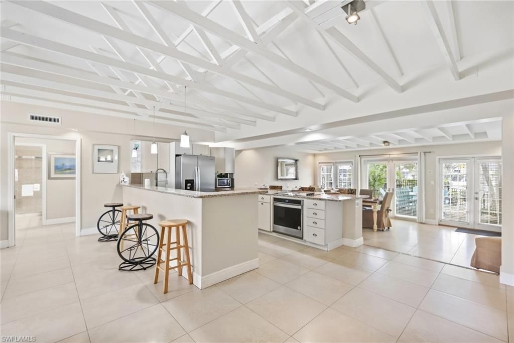 3350 Bayshore Dr , Unit 9, Naples, FL 34112 Photo