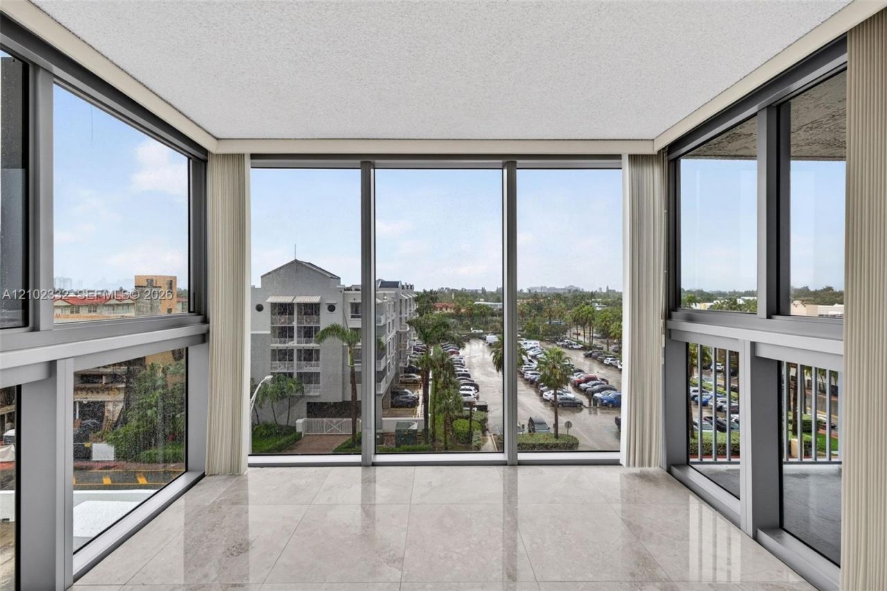 2655 Collins Ave, Unit 702, Miami Beach, FL 33140 Photo