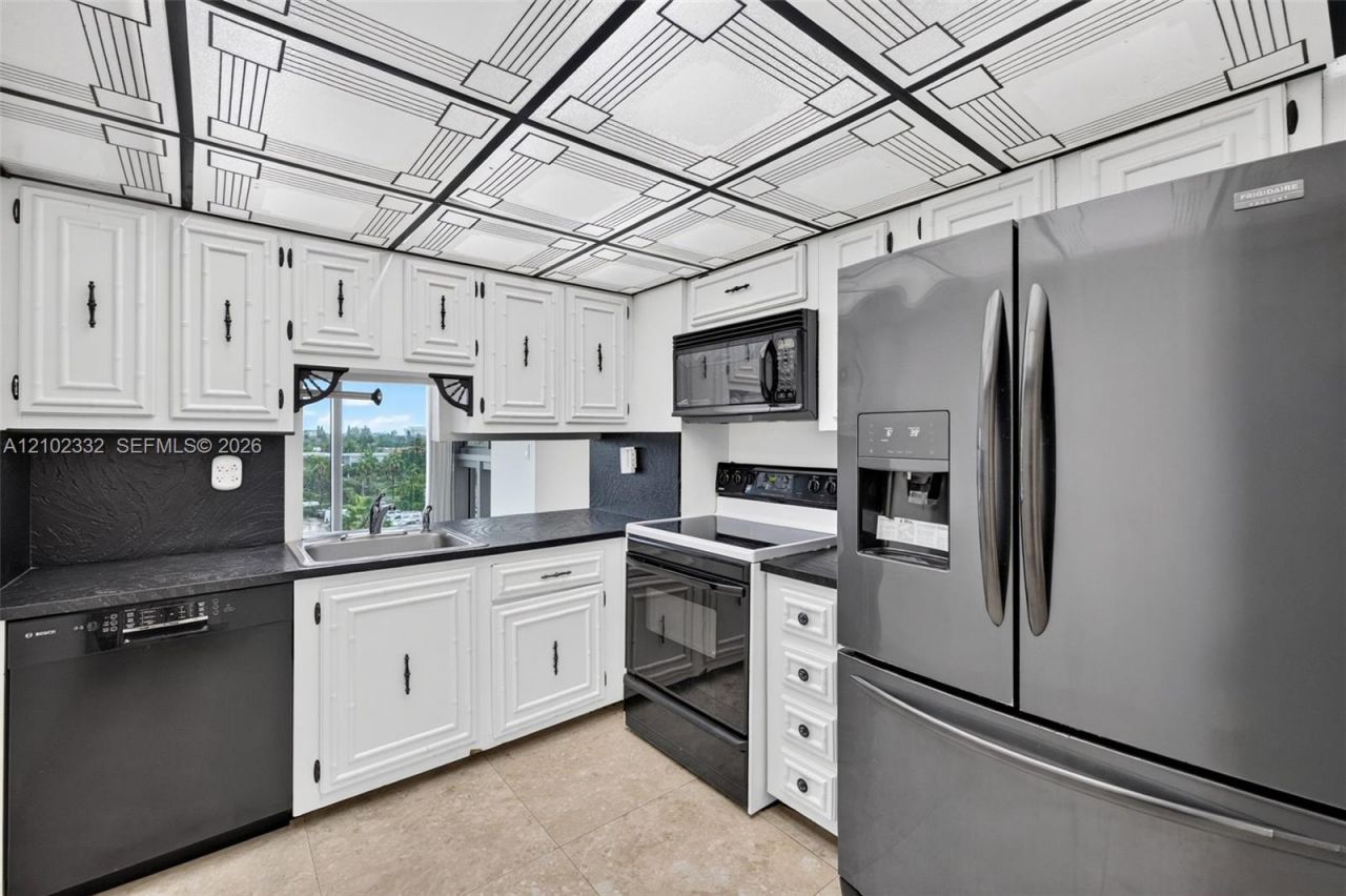 2655 Collins Ave, Unit 702, Miami Beach, FL 33140 Photo