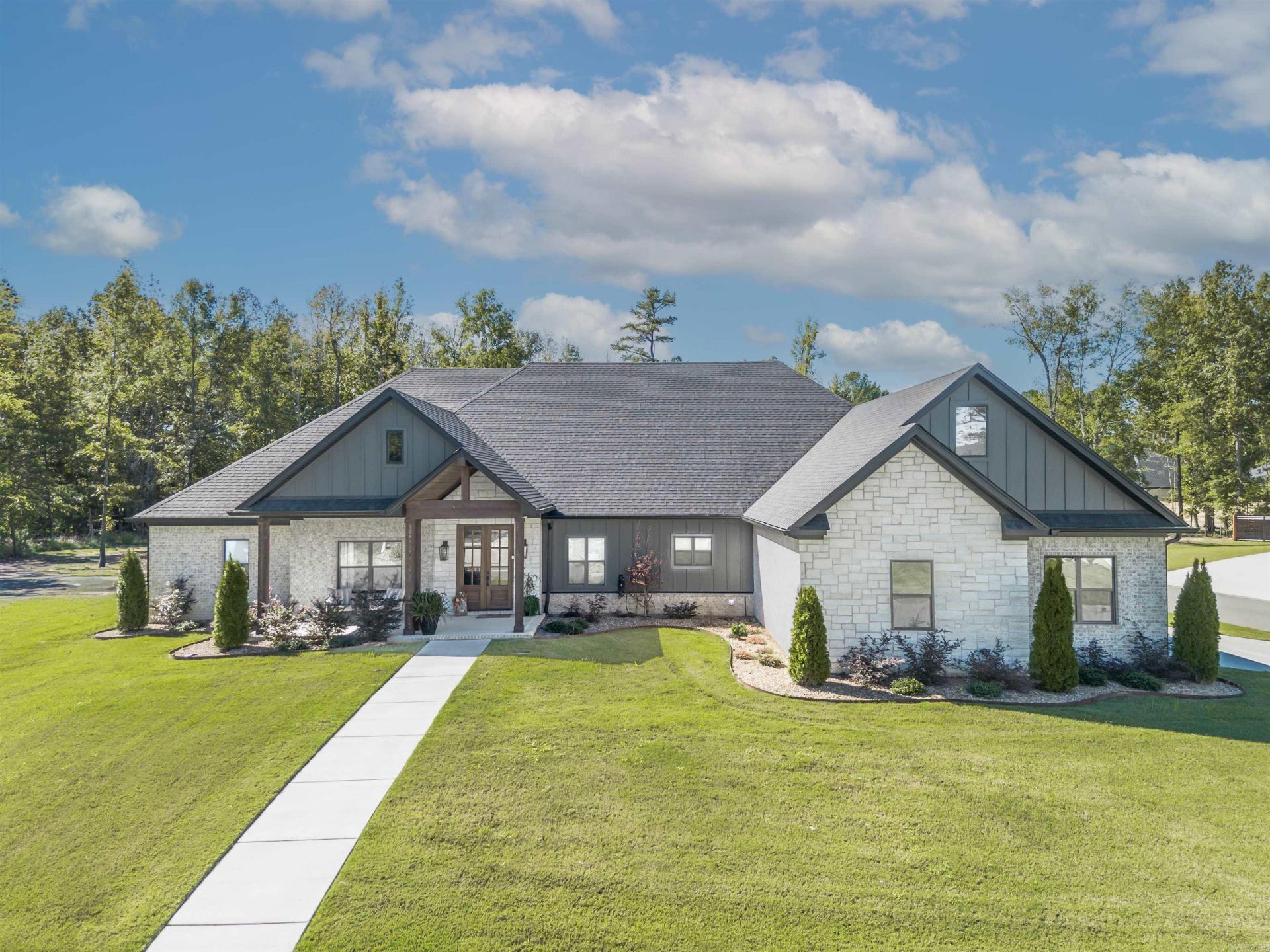 312 Devoe Bend Drive Maumelle, AR 72113