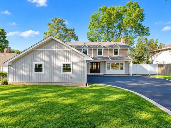 9 Sussex Lane , Lake Grove, NY 11755