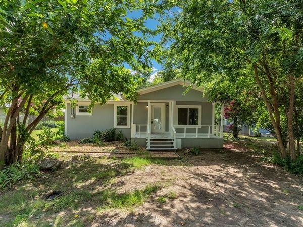 110 N Hillside Street, Red Oak, TX 75154