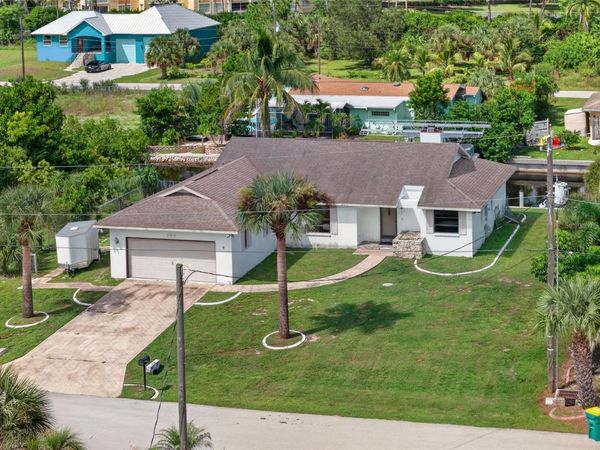 300 TARPON WAY , PUNTA GORDA, FL 33950