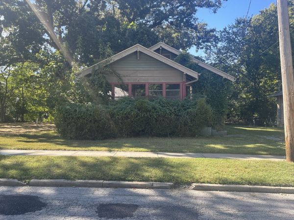 406 S Forest Avenue , Carbondale, IL 62901
