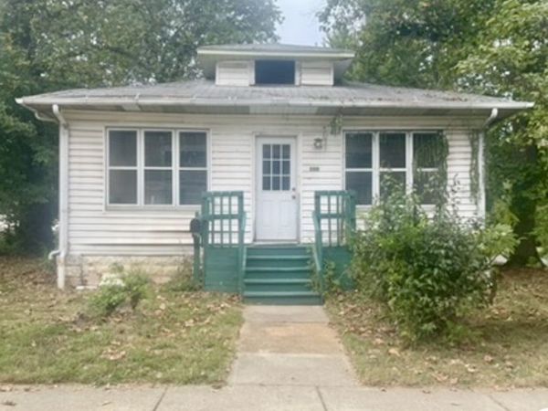 500 S Forest Avenue , Carbondale, IL 62901
