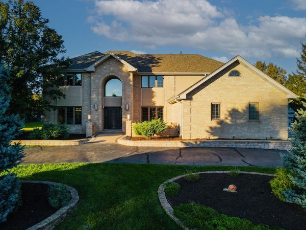 13207 HUNT MASTER Lane, Lemont, IL 60439