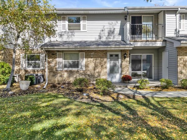 1041 Prairie Dr, Unit 102, Mount Pleasant, WI 53406