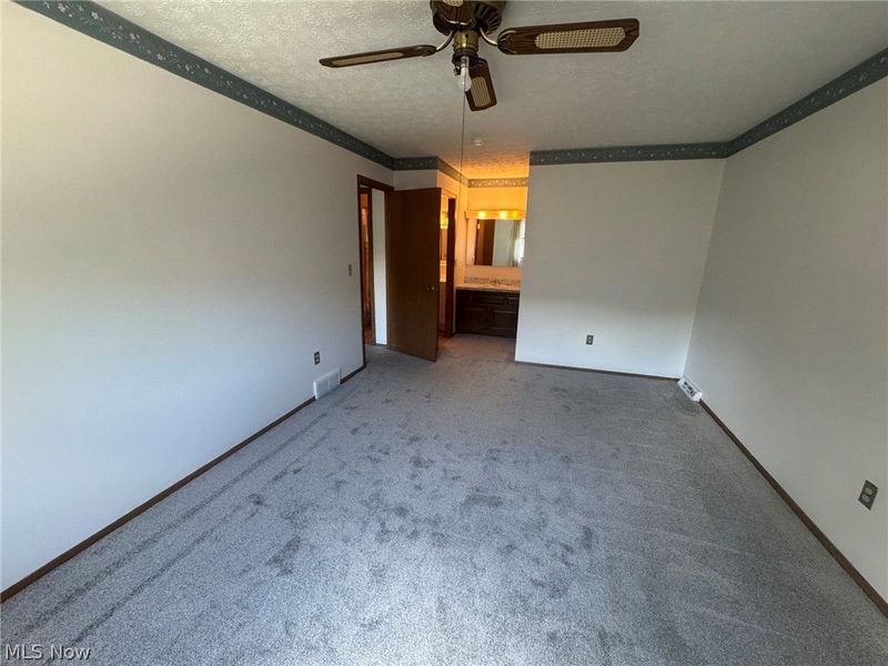 5484 Wildwood Court, Unit B, Willoughby, OH 44094 Photo 17