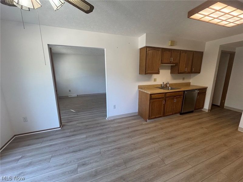 5484 Wildwood Court, Unit B, Willoughby, OH 44094 Photo 8