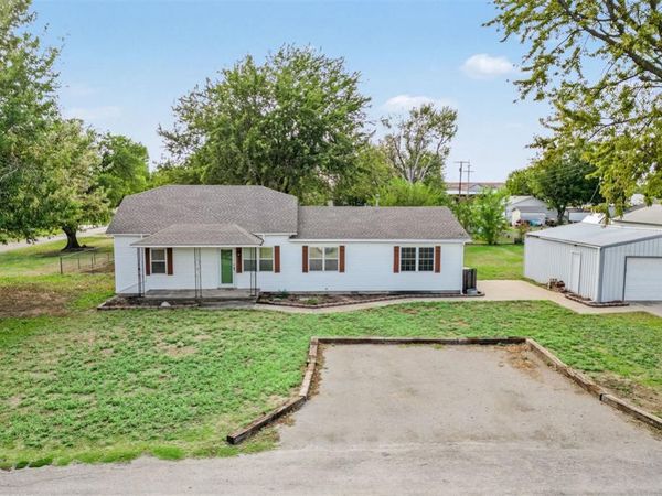 207 SW 9th Street, Minco, OK 73059