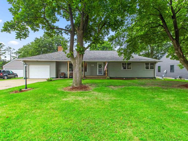 145 N PARK Drive, Canton, IL 61520