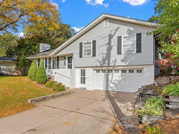 5024 W 70th Street, Edina, MN 55439