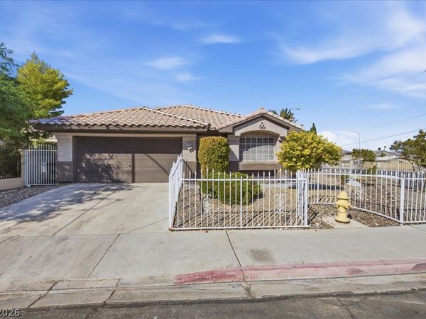 6700 Snake River Avenue , Las Vegas, NV 89130