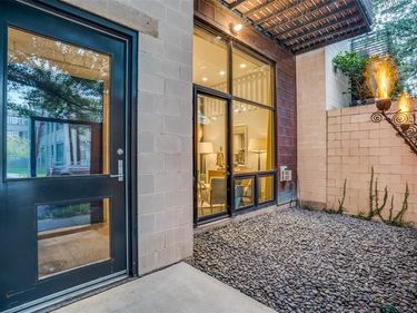 3819 Commerce Street, Dallas, TX 75226