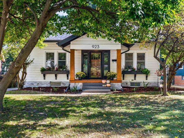 923 38th Street, Des Moines, IA 50312