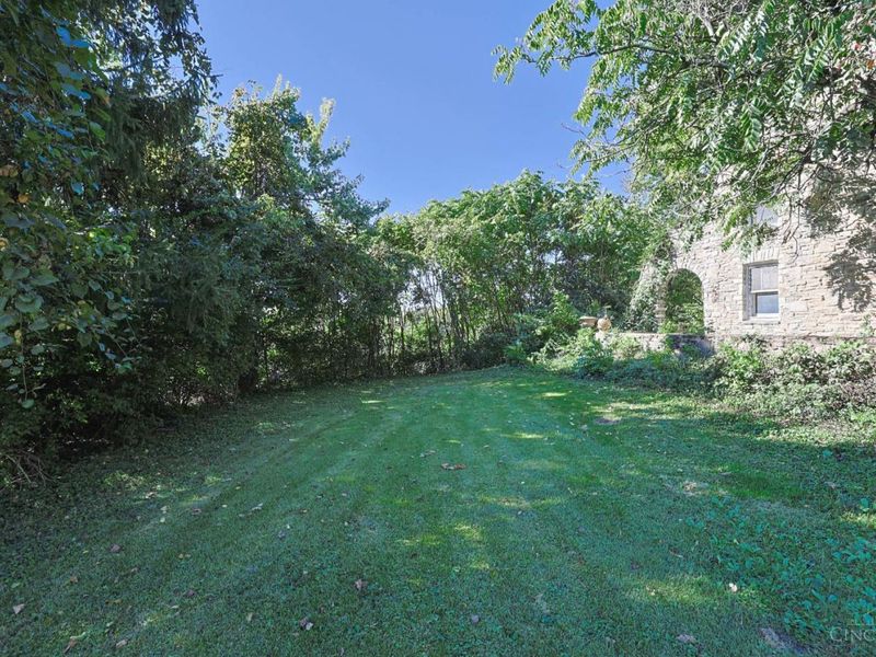 1125 W Seymour Avenue, Springfield Township, OH 45216 Photo 5