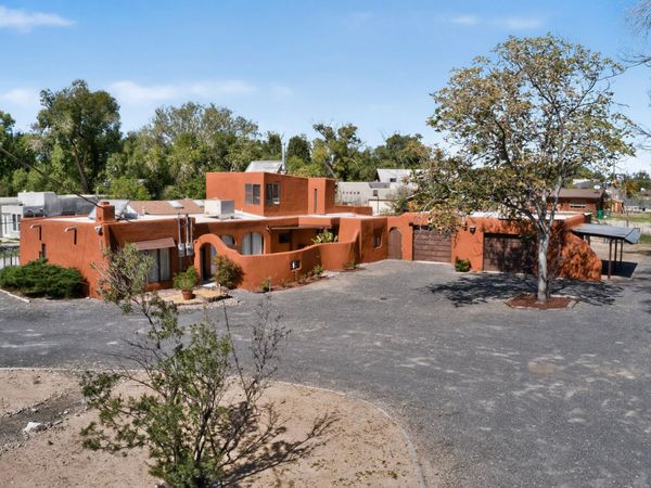 225 Willow Road NW, Albuquerque, NM 87107