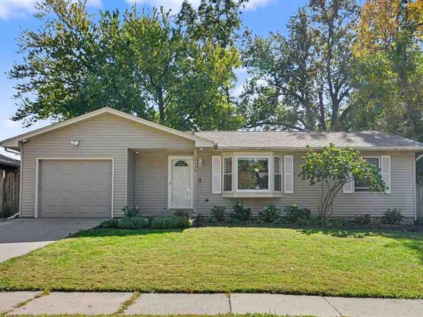1417 Burns Ave, Iowa City, IA 52240