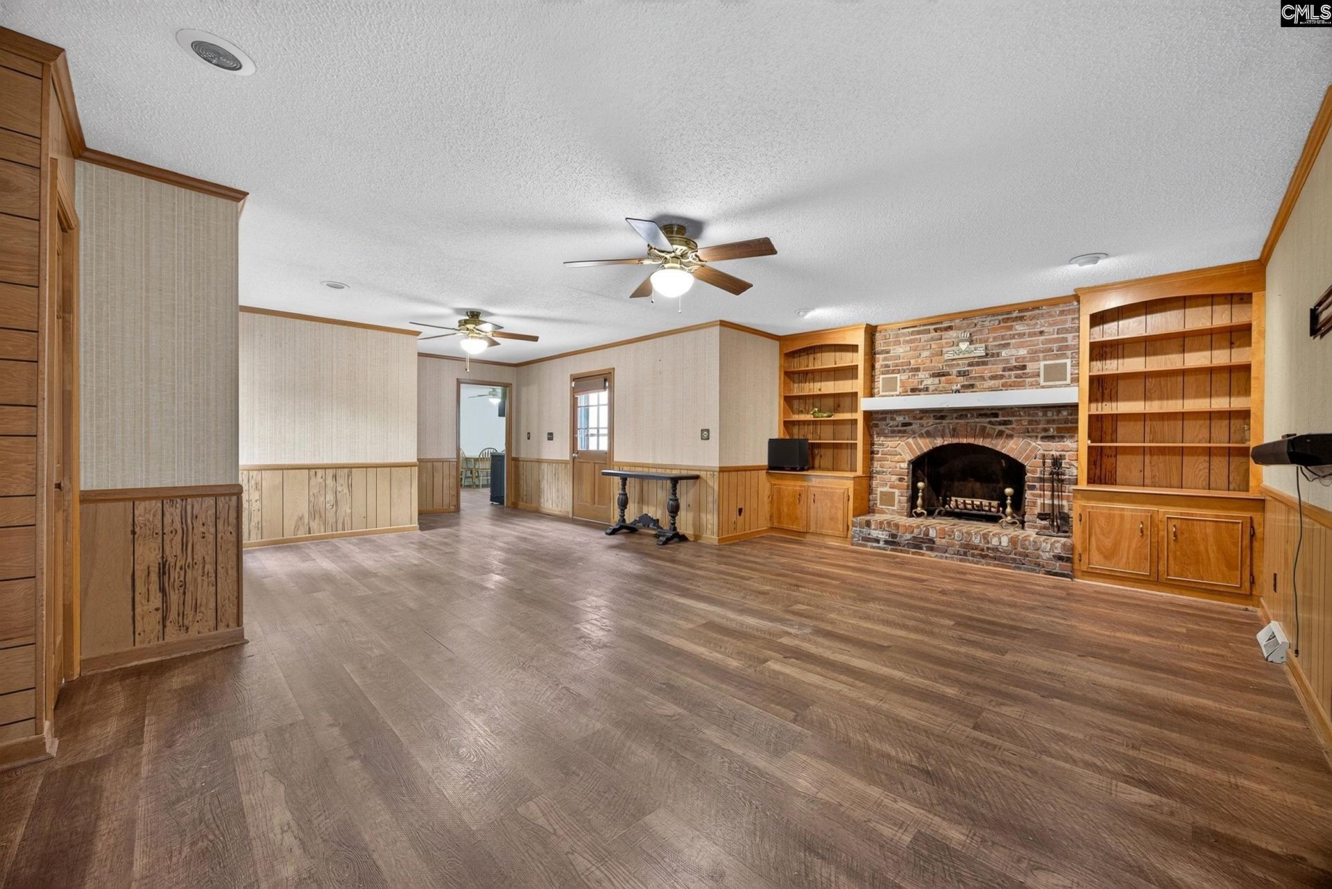 208 Carlisle Court Photo 16