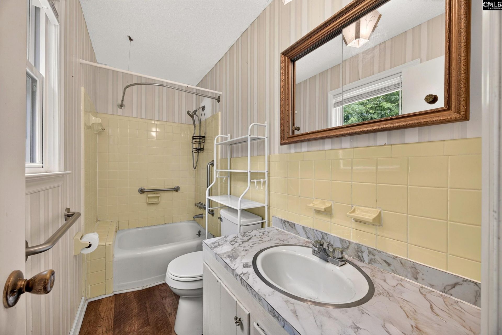 208 Carlisle Court Photo 27