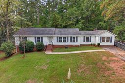 208 Carlisle Court photo 4