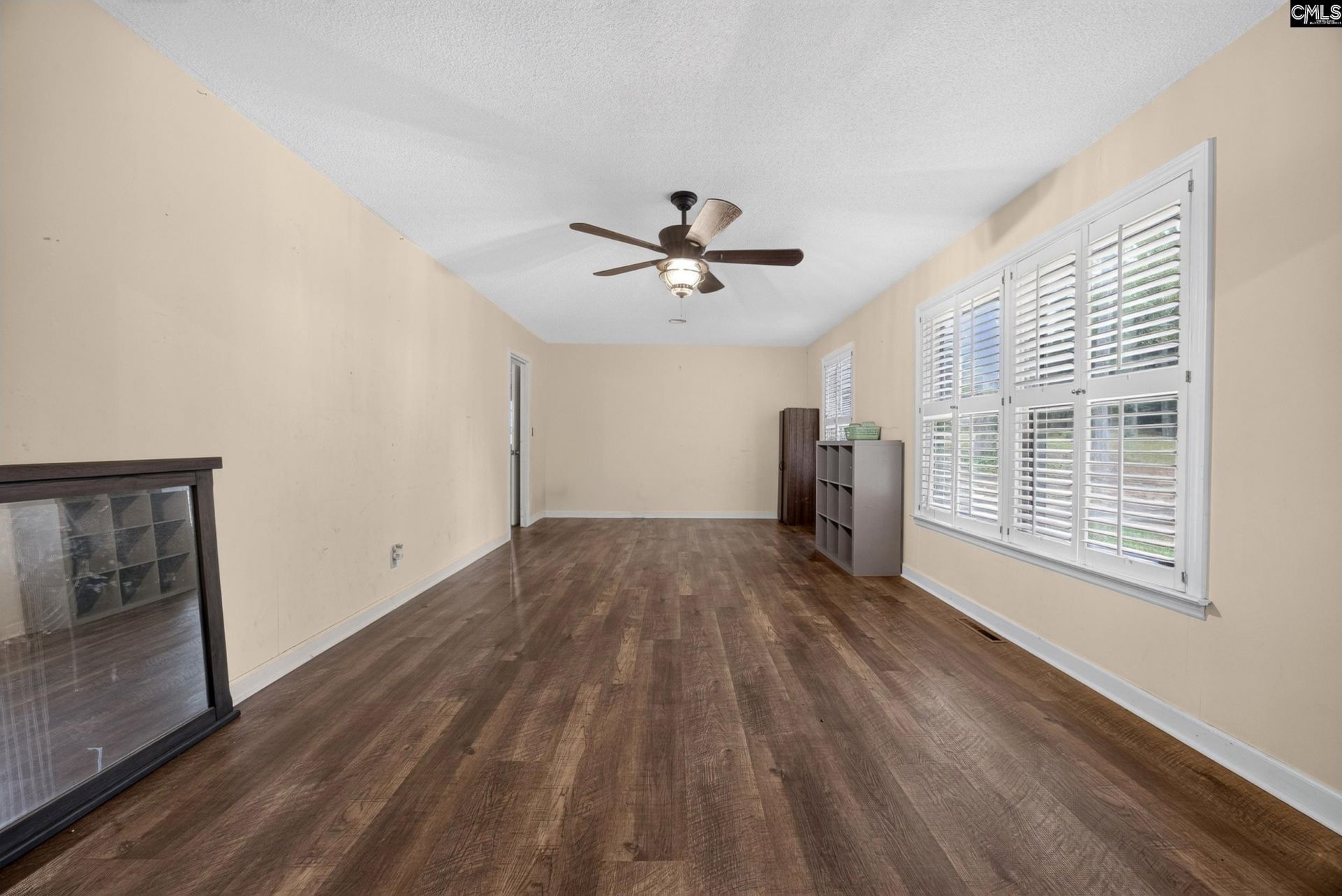 208 Carlisle Court Photo 6