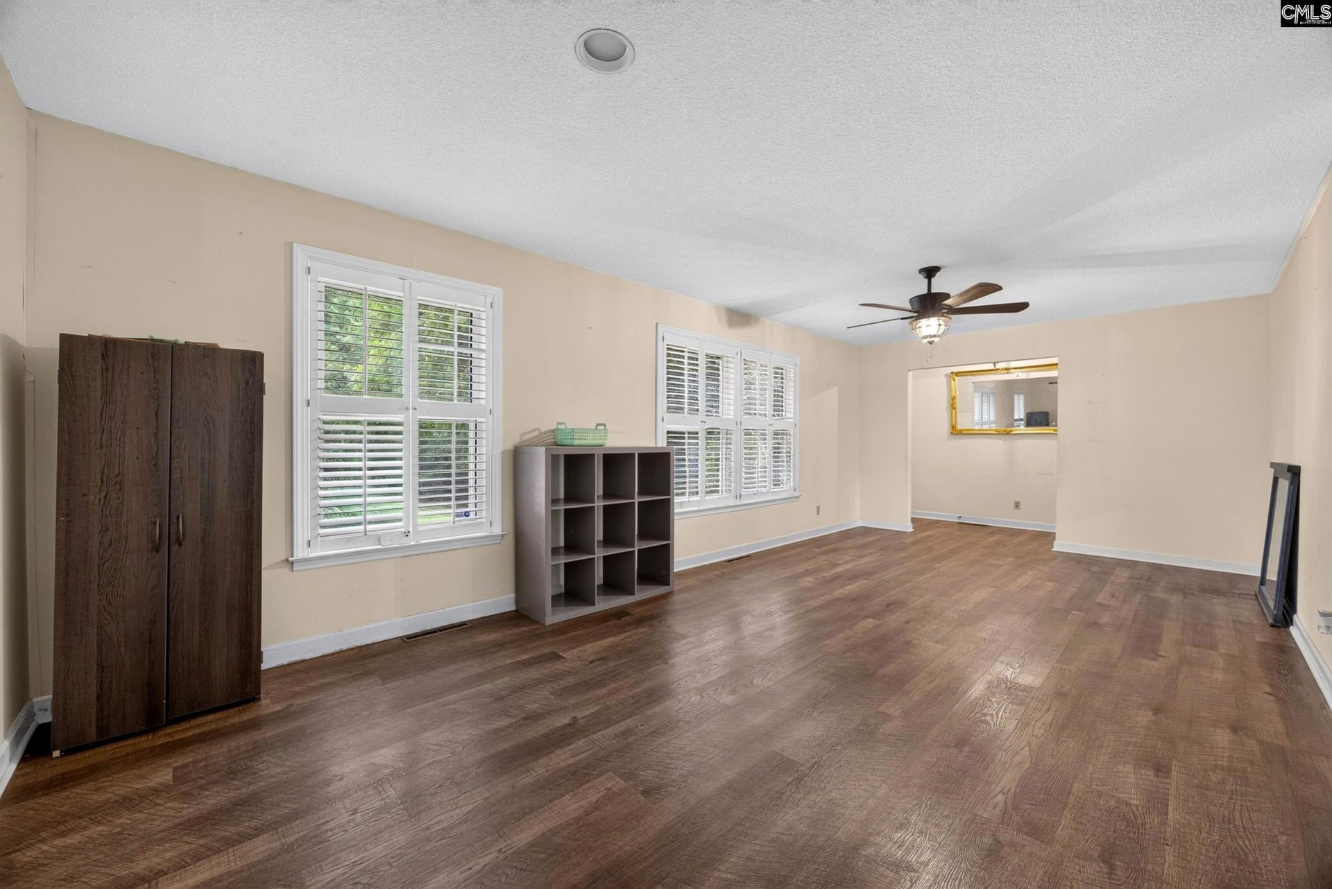 208 Carlisle Court Photo 7