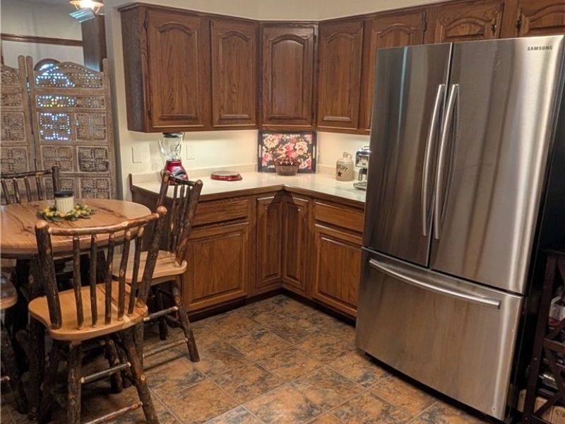 1510 N Wooster, Dover, OH 44622 Photo 5