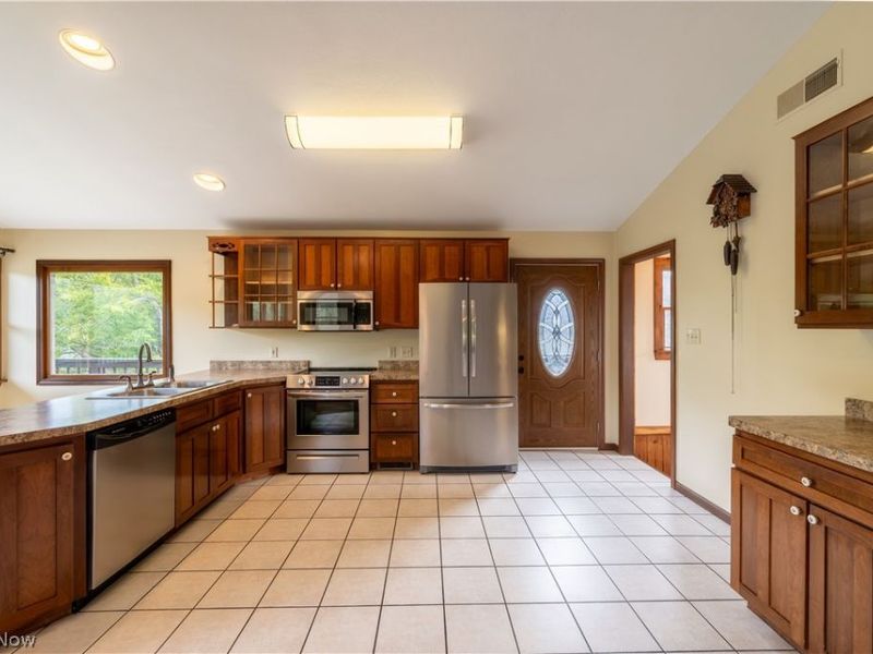 11218 Diehl Lake Drive, Berlin Center, OH 44401 Photo 9