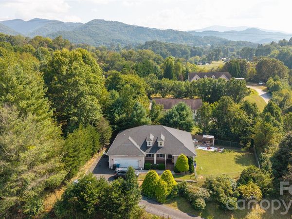 91 Crestview Street, Canton, NC 28716