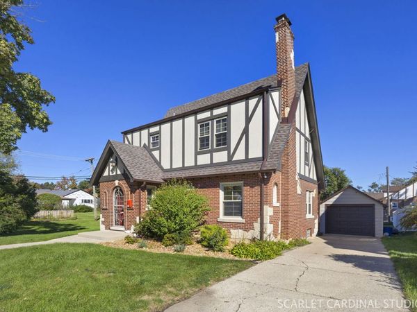 819 S Harvard Avenue , Villa Park, IL 60181