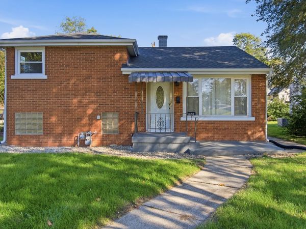 1252 S 8th Avenue , Kankakee, IL 60901