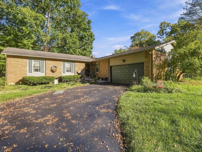 183 Jonquil Drive SW, Etna, OH 43062 Photo 2