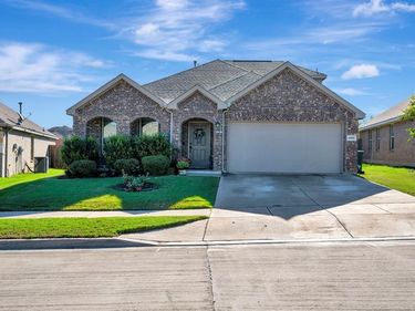 8457 Sweet Flag Lane, Fort Worth, TX 76123
