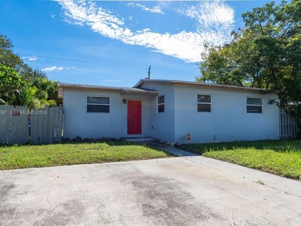 2340 NE 3rd Ave , Pompano Beach, FL 33060