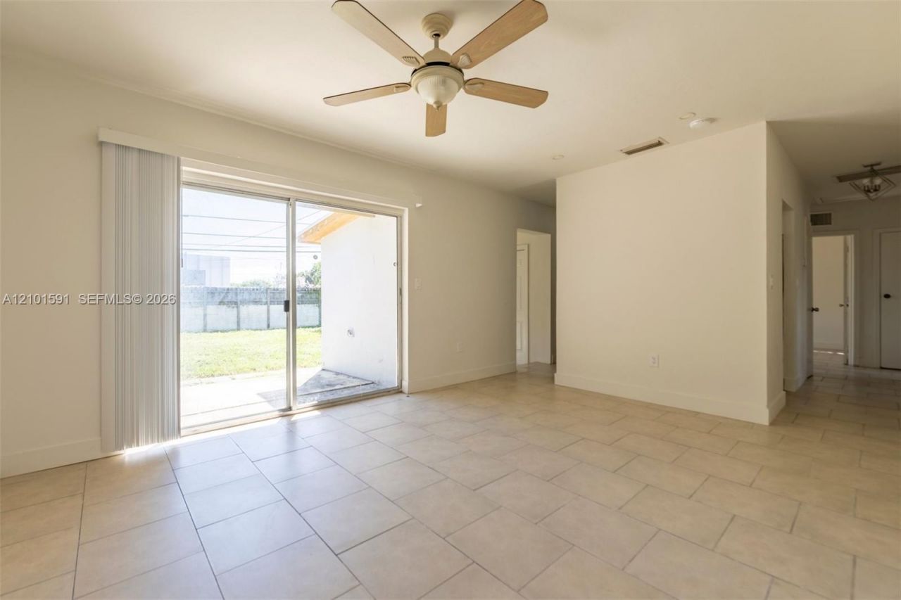 2340 NE 3rd Ave , Pompano Beach, FL 33060 Photo