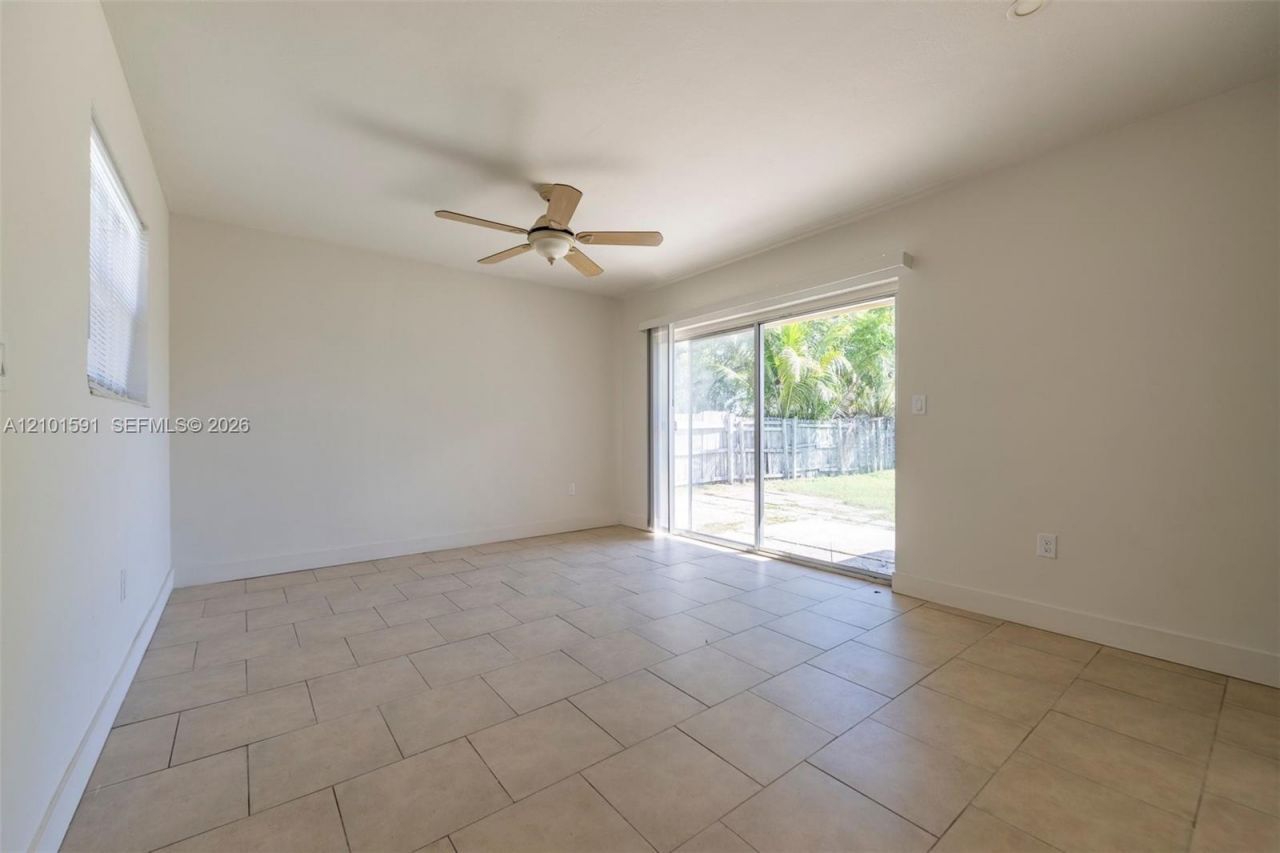 2340 NE 3rd Ave , Pompano Beach, FL 33060 Photo